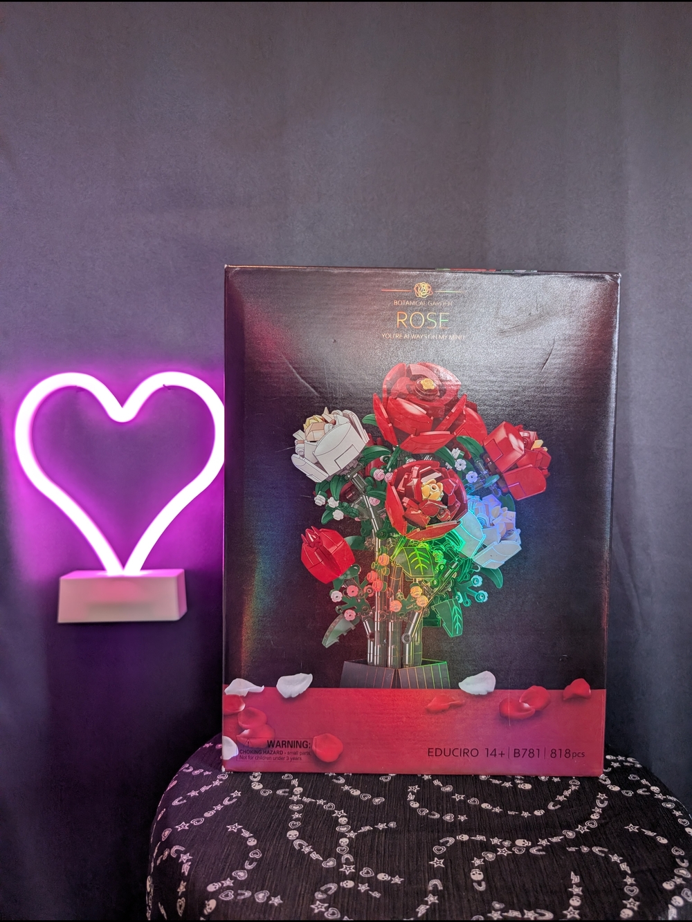 LED Rose Bouquet Building Set - Red & White Never Opened Brand New